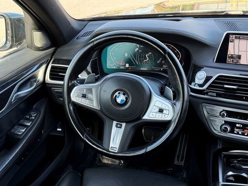 Used 2022 BMW 740i xDrive w/ Luxury Rear Seating Package image 18