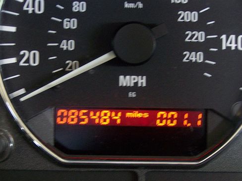 Used 2000 BMW Z3 2.5i RWD image 8