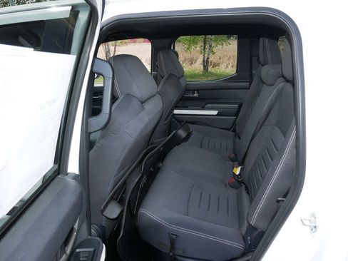 Certified 2024 Toyota Tacoma TRD Off-Road AWD/4WD image 12