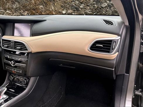 Used 2018 INFINITI QX30 Premium w/ Cargo Package image 14