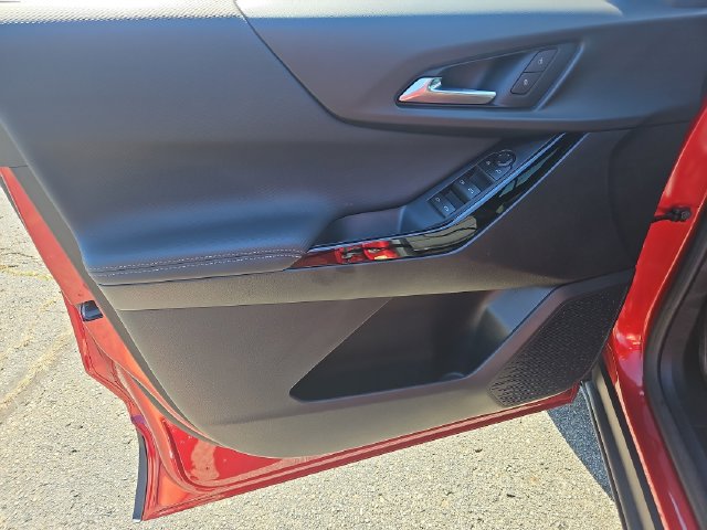 Used 2026 Chevrolet Equinox LT w/ Safety and Technology Package FWD image 11