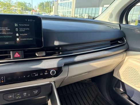 New 2026 Kia Carnival EX FWD image 11