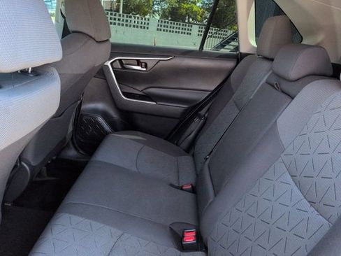 Used 2020 Toyota RAV4 XLE AWD/4WD image 14