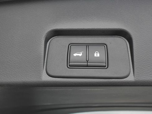 Used 2023 Nissan Rogue SL AWD/4WD image 14