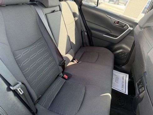 Used 2021 Toyota RAV4 SE w/ Weather & Moonroof Package image 20