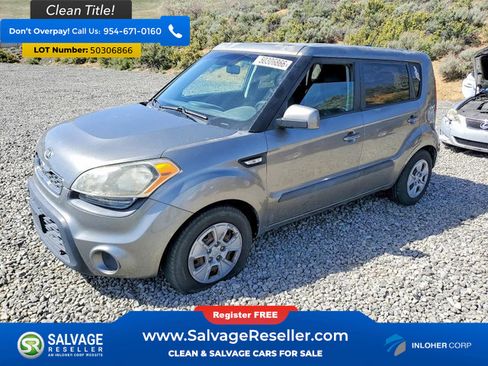 Used 2013 Kia Soul FWD image 1