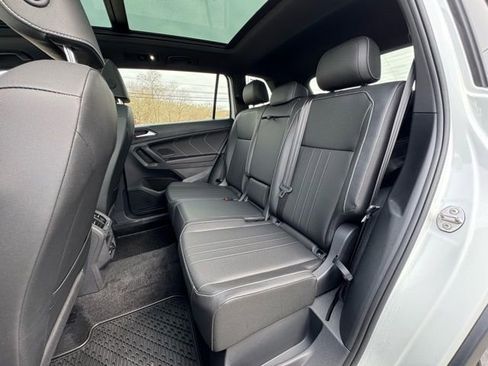 Certified 2023 Volkswagen Tiguan SE R-Line image 11