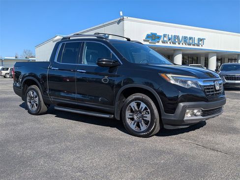 Used 2017 Honda Ridgeline RTL-E image 2