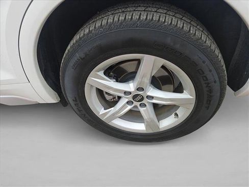 Used 2023 Audi Q5 2.0T Premium w/ Convenience Package image 8