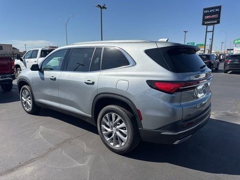 Used 2025 Buick Enclave Preferred image 7