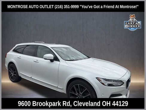 Used 2018 Volvo V90 T6 Cross Country w/ Convenience Package image 1