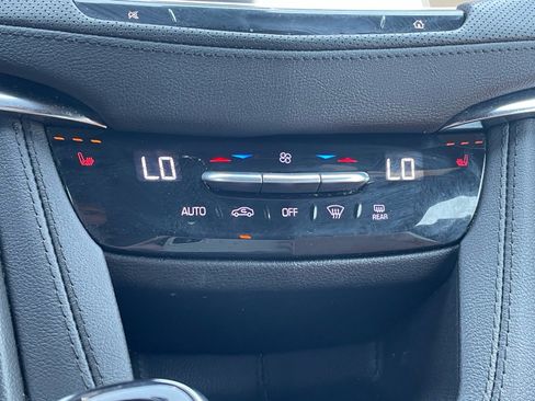 Used 2023 Cadillac XT5 Premium Luxury w/ Technology Package FWD image 9