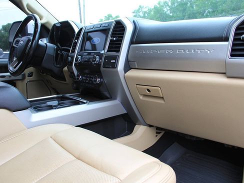 Used 2021 Ford F250 Lariat w/ Lariat Ultimate Package AWD/4WD image 15