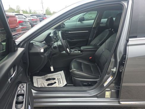 Used 2020 Nissan Altima 2.0 Platinum image 2