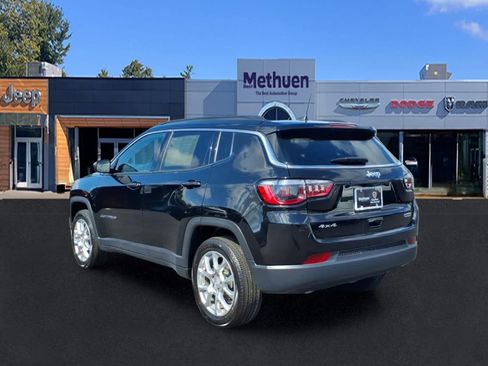 Used 2024 Jeep Compass Latitude AWD/4WD image 7