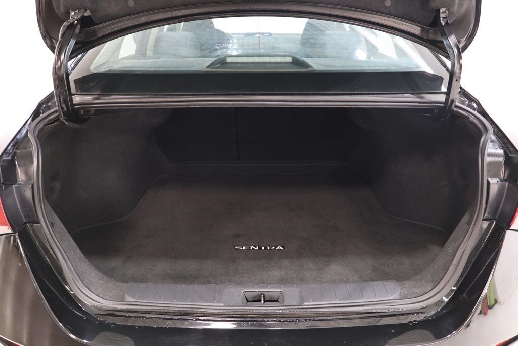 Used 2025 Nissan Sentra SV FWD image 29