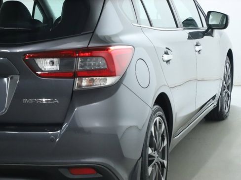 Used 2022 Subaru Impreza 2.0i Limited w/ Popular Package #2 image 8