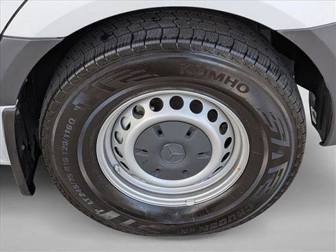 Used 2024 Mercedes-Benz eSprinter 170 Cargo image 22