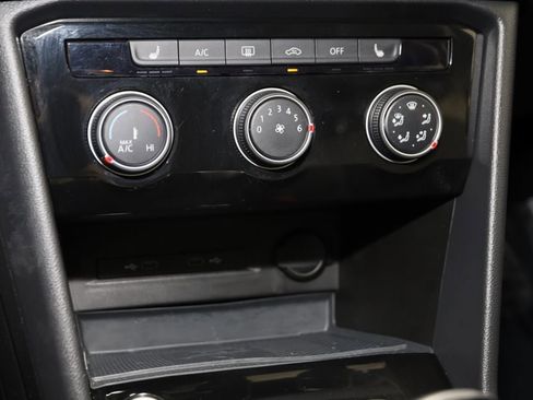 Used 2023 Volkswagen Taos SE image 27