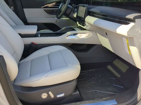 New 2026 Lincoln Nautilus Premier w/ Equipment Group 102A image 24