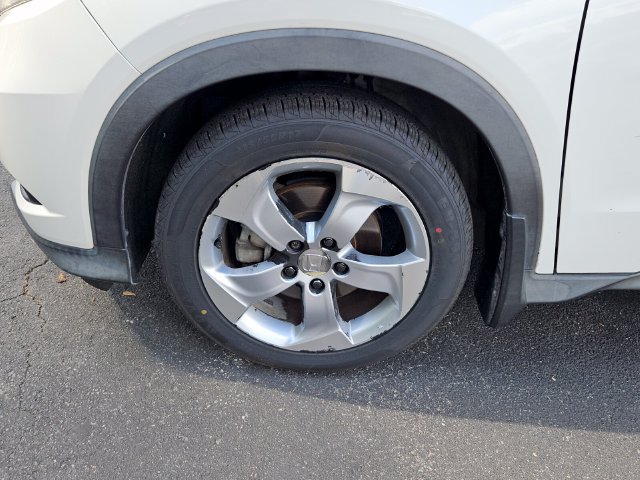 Used 2016 Honda HR-V LX image 9