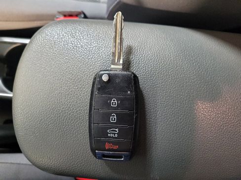 Used 2018 Kia Forte LX w/ LX Rear Camera Package image 32