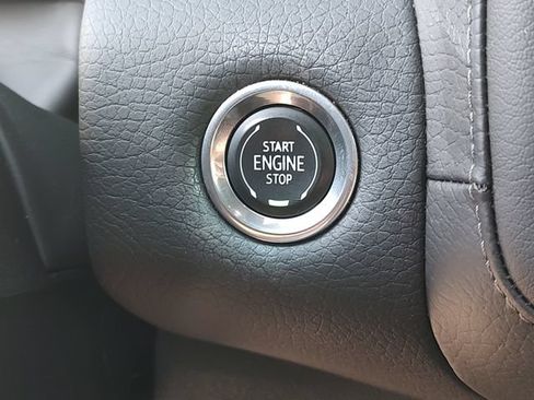 Used 2023 GMC Yukon XL Denali w/ Denali Reserve Package RWD image 34