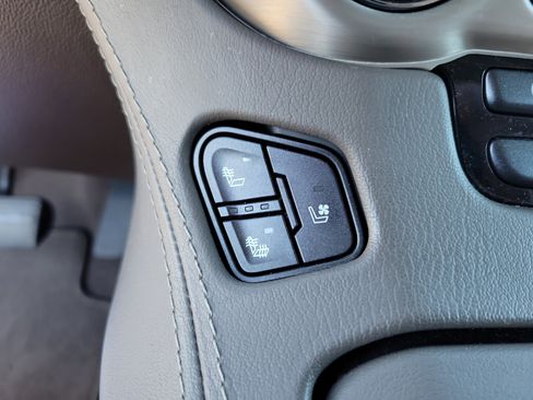 Used 2019 GMC Yukon XL Denali w/ Denali Ultimate Package image 20