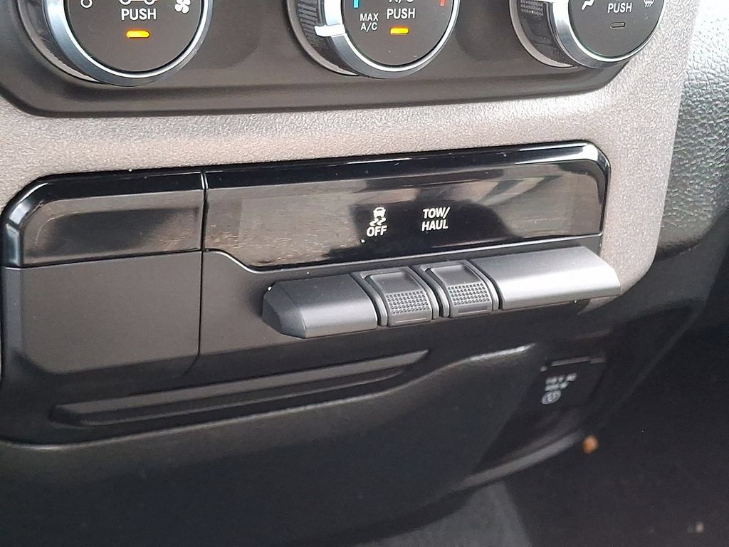 Used 2024 RAM 1500 Tradesman AWD/4WD image 23