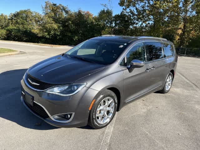 Used 2018 Chrysler Pacifica Limited w/ Advanced Safetytec Group FWD image 4