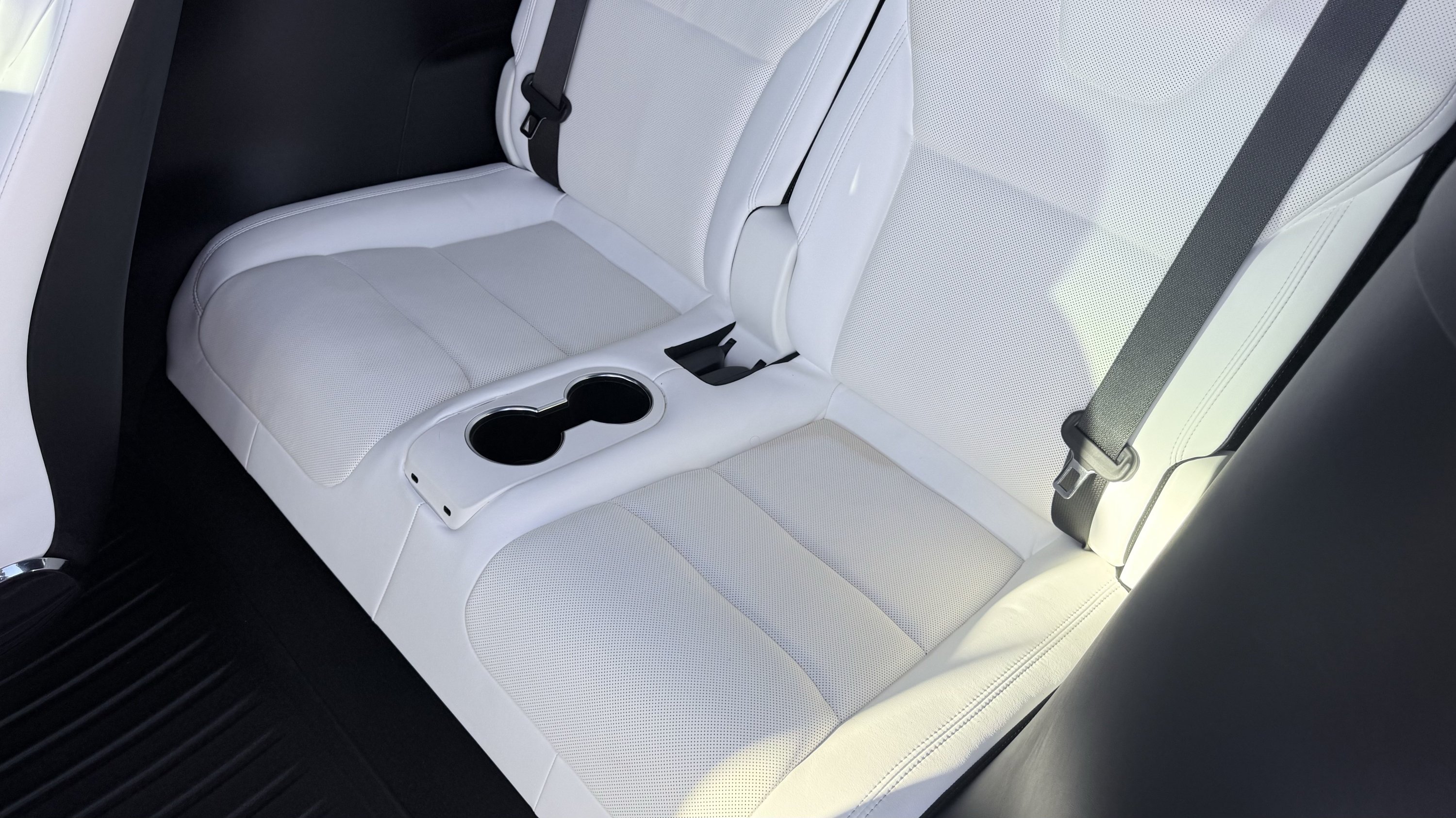 Used 2022 Tesla Model X AWD/4WD image 32