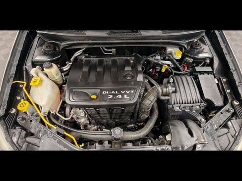 Used 2013 Chrysler 200 LX FWD image 27