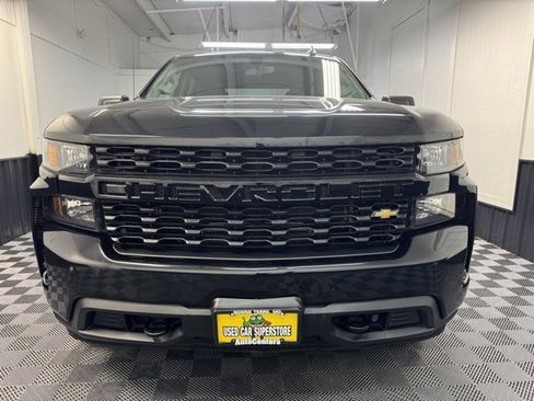 Used 2020 Chevrolet Silverado 1500 Custom w/ Custom Value Package image 2
