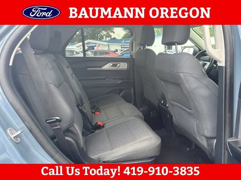 Used 2025 Ford Explorer Active AWD/4WD image 10