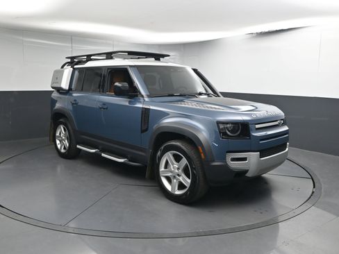 Certified 2023 Land Rover Defender 110 SE image 26