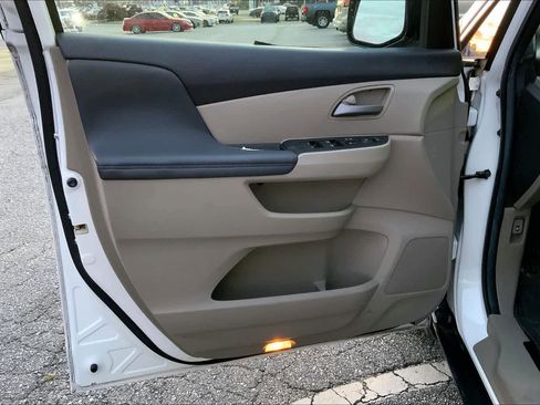Used 2013 Honda Odyssey EX image 21