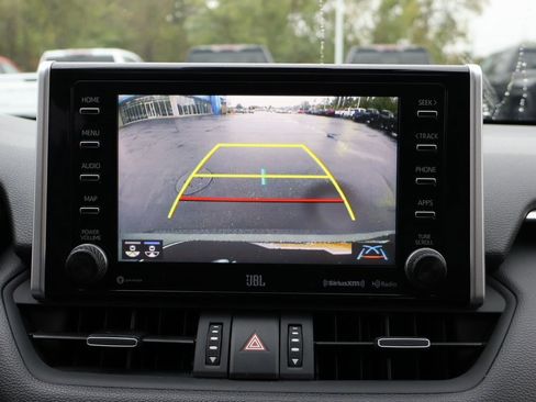 Used 2020 Toyota RAV4 XLE Premium image 10