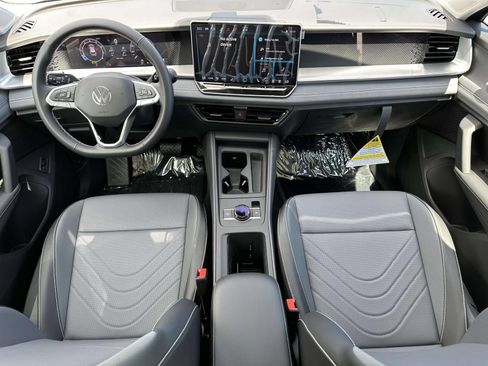 New 2026 Volkswagen Tiguan SE AWD/4WD image 11