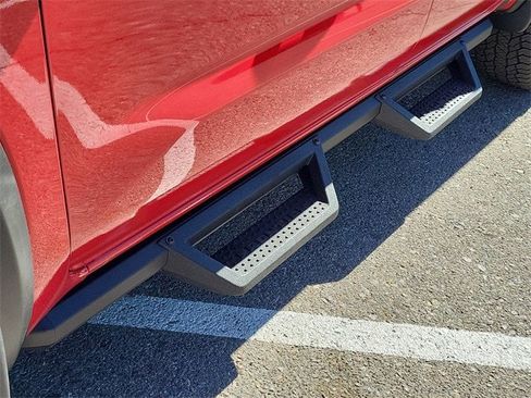 Certified 2025 Nissan Frontier PRO-4X image 33