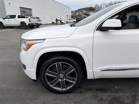 Used 2019 GMC Acadia Denali image 9