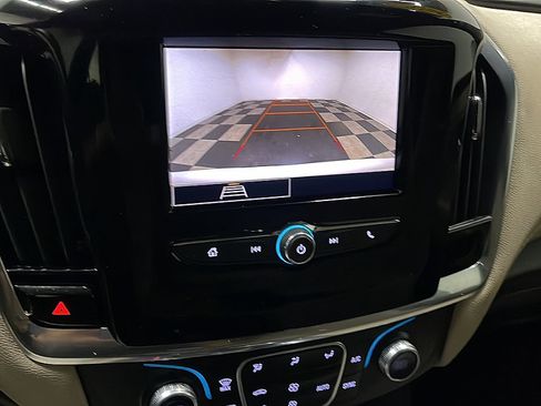 Used 2023 Chevrolet Traverse LS w/ Safety Package FWD image 9