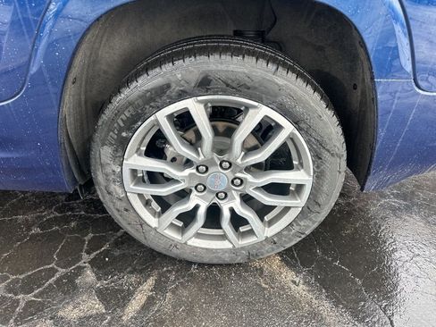 Used 2023 GMC Terrain Denali image 39