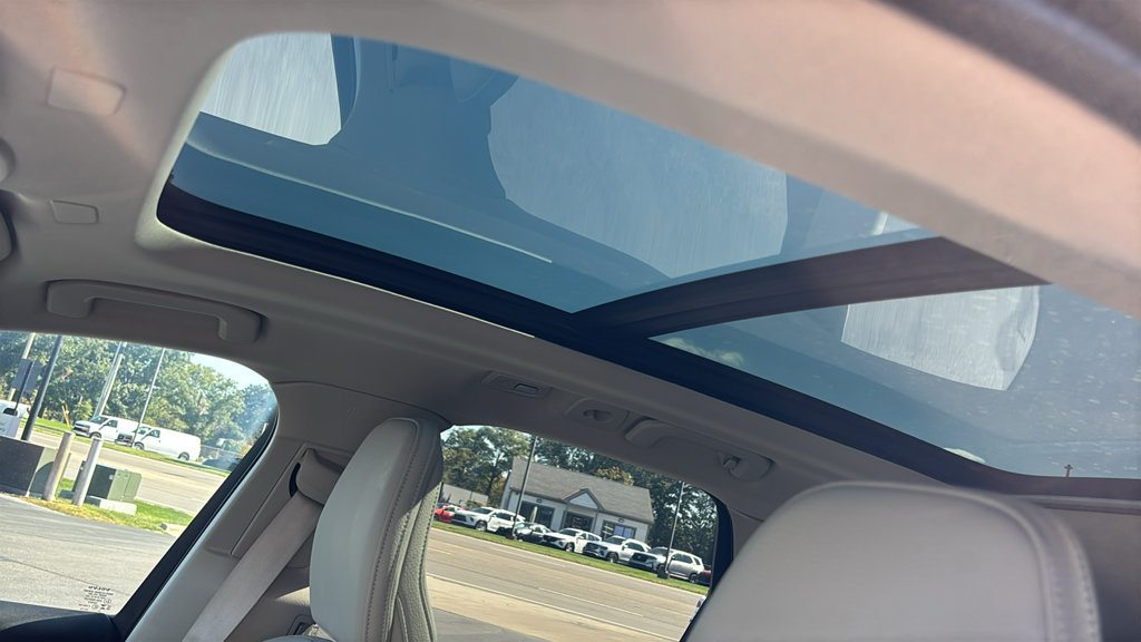 Certified 2024 Volvo XC60 B5 Core w/ Climate Package AWD/4WD image 12