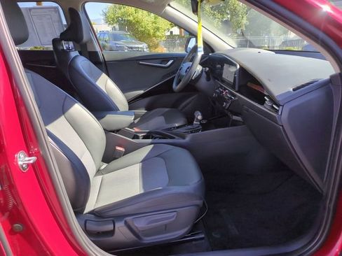 Used 2024 Kia Niro EX FWD image 32