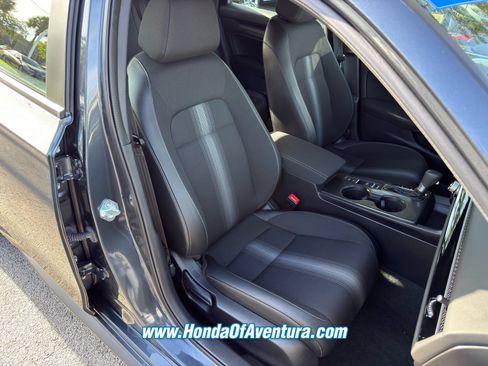 Certified 2025 Honda Civic Sport image 9