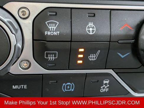 Used 2024 Jeep Wrangler Unlimited AWD/4WD image 22