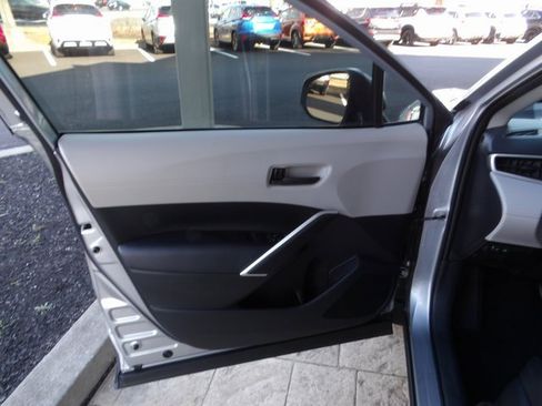 Used 2022 Toyota Corolla Cross L image 17