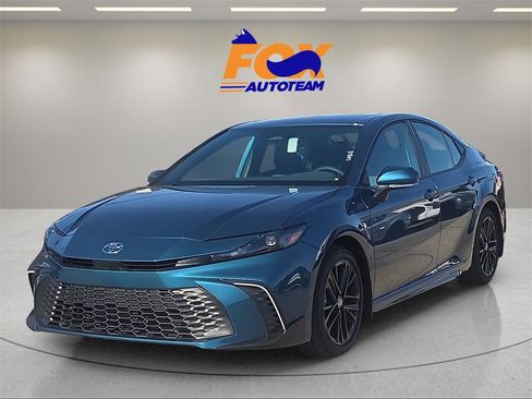 New 2026 Toyota Camry SE image 1