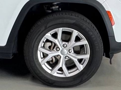 Used 2022 Jeep Grand Cherokee Limited AWD/4WD image 31