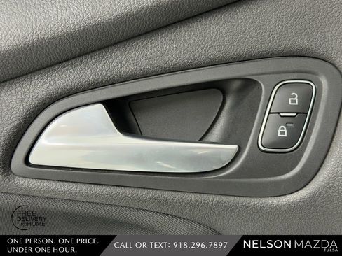 Used 2018 Ford Focus Titanium FWD image 20